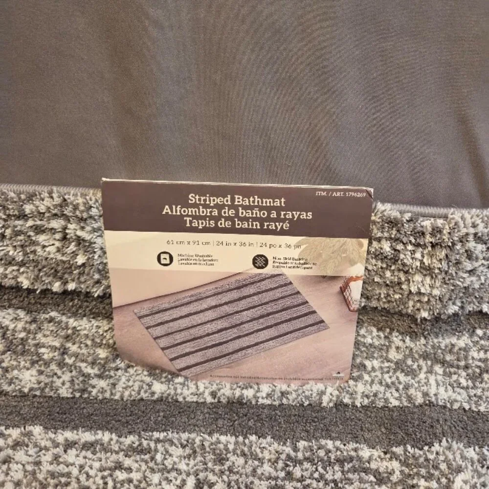 Bath Rug-Grey - Picture 2 of 4